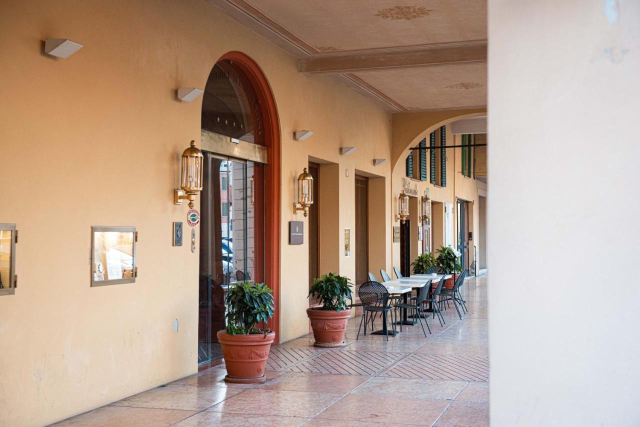 Phi Hotel Dei Medaglioni Correggio Exterior photo